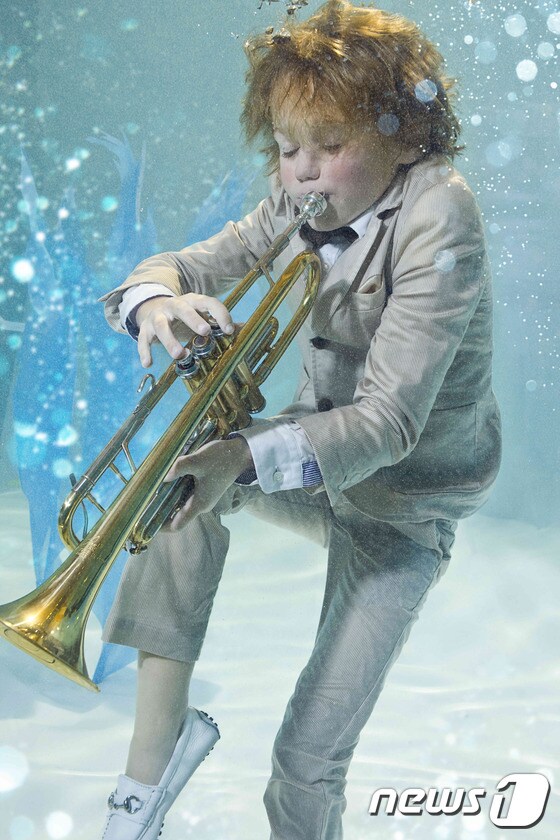  Trumpet, Junior Magazine, 2010 © News1