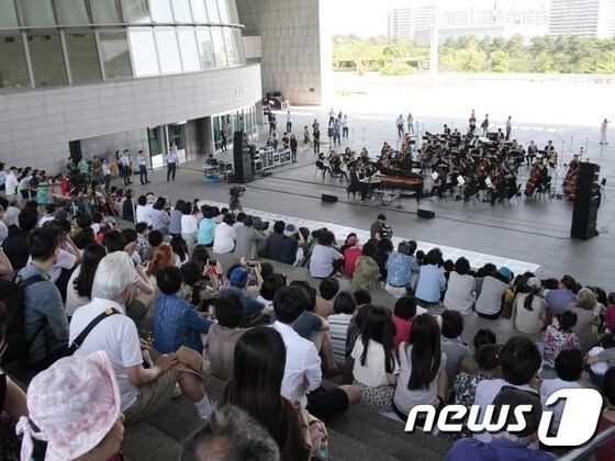 지난 1일 열린 '원먼스 페스티벌' 개막공연 현장 © News1