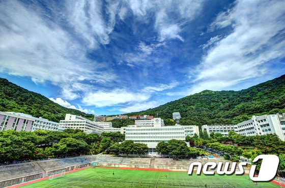 동아대학교 승학캠퍼스 전경.(동아대 제공)© News1