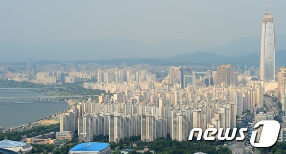 서울 송파구 일대 아파트 단지. 2015.7.5/뉴스1 © News1 박세연 기자