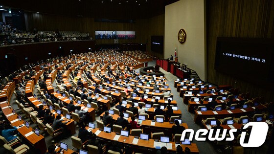 국회 본회의 2015.7.6/뉴스1 © News1 허경 기자