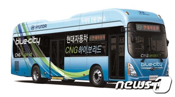 부산시내버스에 최초로 도입되는 친환경 CNG 하이브리드 버스.<부산시 제공>© News1