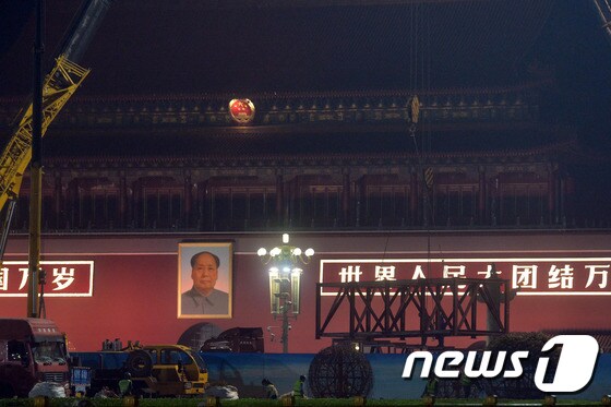중국 톈안먼 광장에서 진행하는 열병식을 준비하는 모습. © AFP=뉴스1 © News1