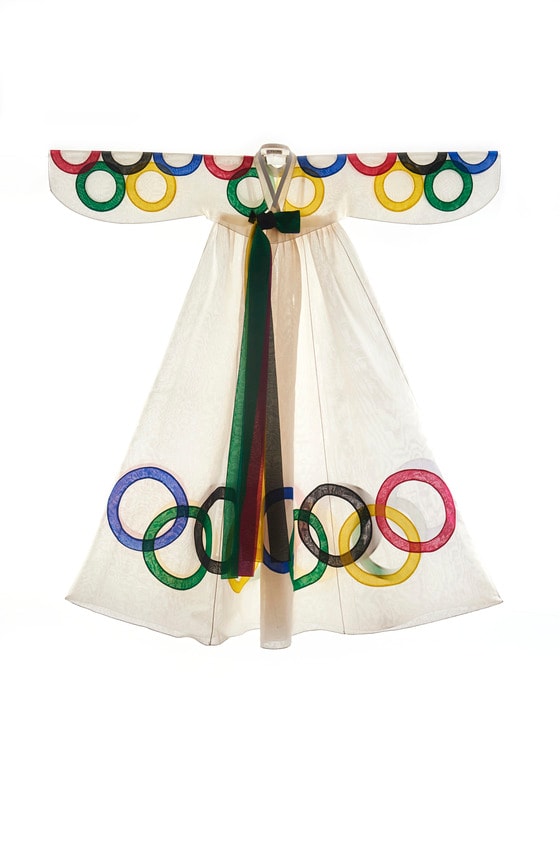 88올림픽을 기념한 패션쇼에 나온 작품. 이리자디자이너 작. © News1<br><br>