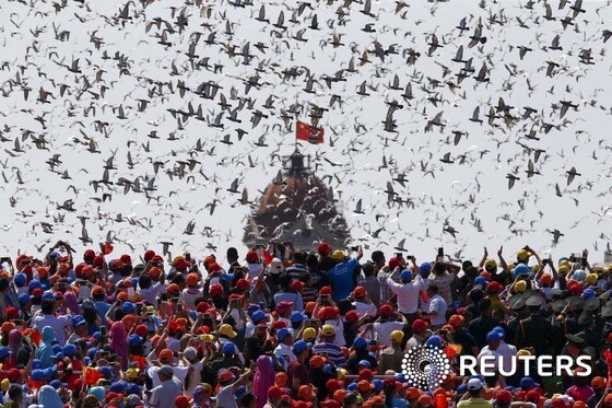 [사진]텐안먼 광장의 비둘기