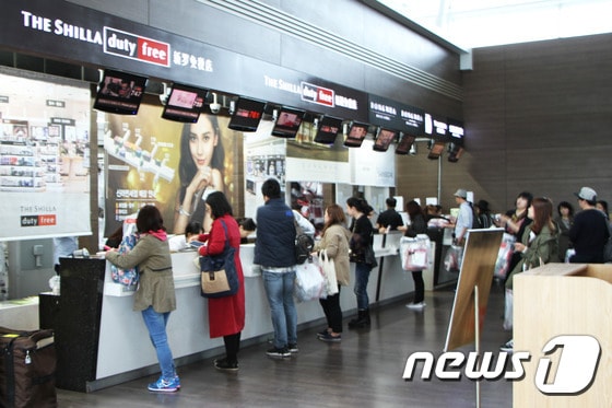 인천공항 면세품인도장 뉴스1트래블 © News1 travel 조용식 기자