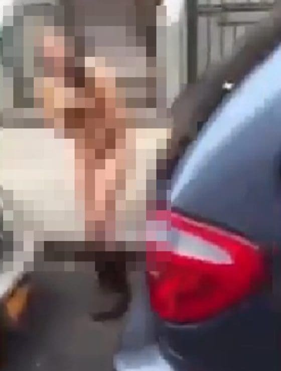 남편이 아내를 알몸으로 내쫓은 후 영상을 찍어 공개했다. © News1star/유튜브