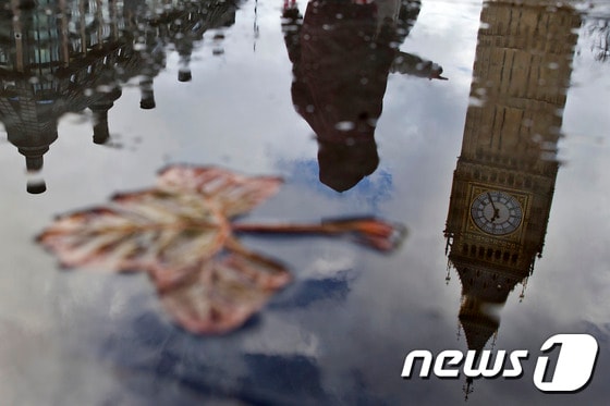 비 내리는 영국 런던 거리. © AFP=뉴스1