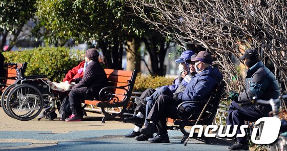  한국소비자원이 2012~2015년 실버타운 관련 불만 사례 81건을 분석한 결과에 따르면 입주보증금 반환 거부 및 지연 불만이 33.3%로 가장 많았다.. 사진은 기사 내용과 무관함. © News1 이승배 기자