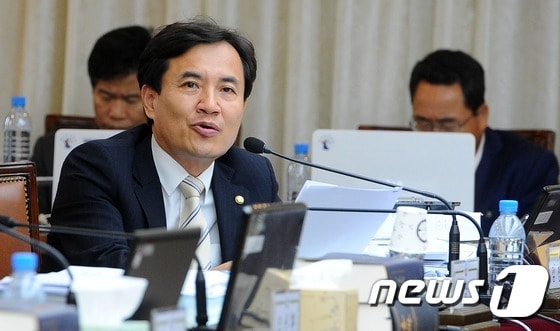 김진태 새누리당 의원. © News1 여주연 기자