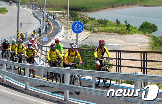진월 섬진강변 자전거길(이미지제공=광양시청)© News1