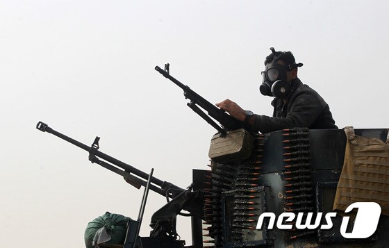 모술 탈환작전을 전개중인 이라크 정부군. © AFP=뉴스1
