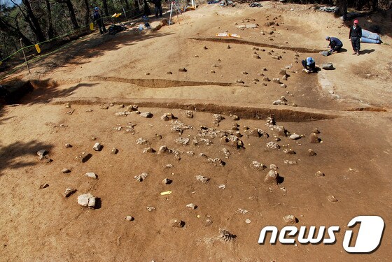 강원 속초시 외옹치 유적 유물 발굴 및 출토모습.(속초시 제공) © News1 엄용주 기자