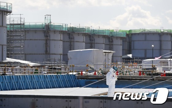 일본 후쿠시마 제1원자력발전소의 방사성 오염수 저장탱크(자료사진) © AFP=뉴스1