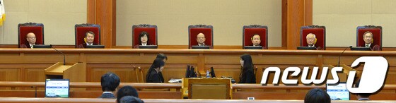 박한철 헌법재판소 소장과 헌법재판관들/뉴스1 © News1 황기선 기자