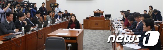 '최순실 국조특위' 첫 회의, 위원장에 새누리 김성태