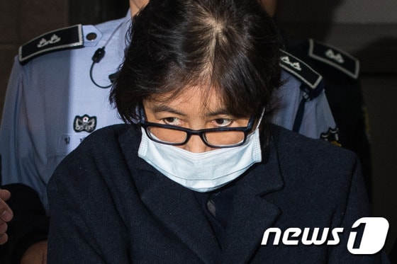 박근혜 정부의 ''비선실세''로 국정을 농단했다는 의혹을 받고 있는 최순실(60ㆍ최서원으로 개명)씨. /뉴스1 © News1 유승관 기자