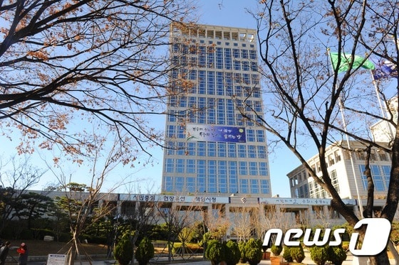 부산시청 전경 2017.3.17/뉴스1 © News1 여주연 기자
