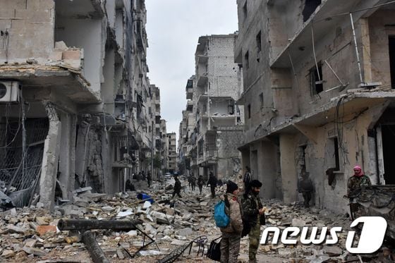 14일(현지시간) 시리아 알레포가 내전으로 인해 완전히 파괴돼 폐허로 변해있다. © AFP=뉴스1