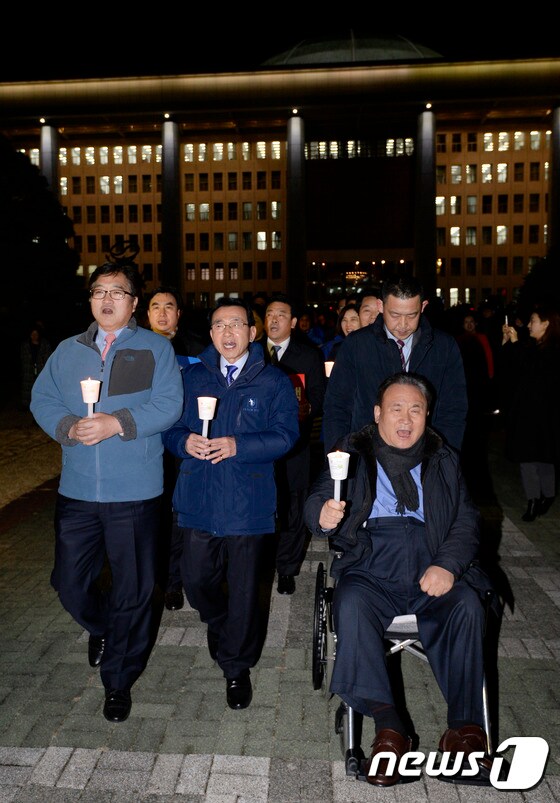 민주당 '박근혜 대통령 탄핵해야'