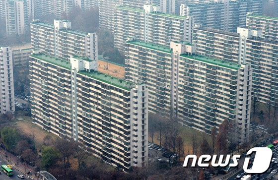 서울 시내 한 아파트 단지의 모습. © News1 박세연 기자