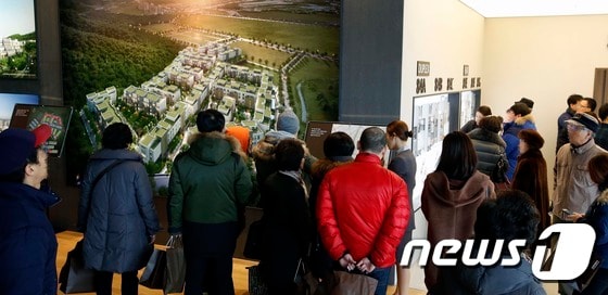 지난해 1월 e편한세상 테라스 위례 모델하우스 오픈 당시 내부 전경.(대림산업 제공)© News1
