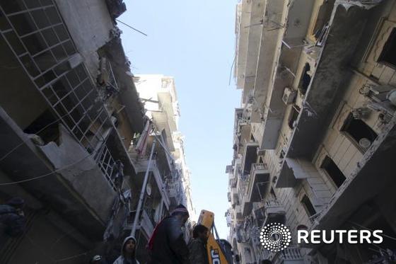 시리아 내전에서 정부군의 공습으로 파괴된 알레포 인근의 알샤르 지역 거주지. © 로이터=뉴스1