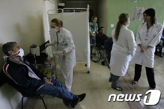 2009년 8월 신종플루 발생 당시의 브라질 병원. © AFP=뉴스1