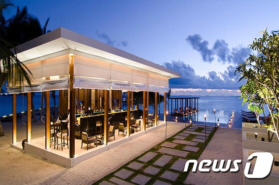 ‘키바’는 몰디브 선셋의 황홀한 색채를 감상하기 좋아 로맨틱한 시간을 보내기 적당하다. (허니문리조트 제공)©News1travel
