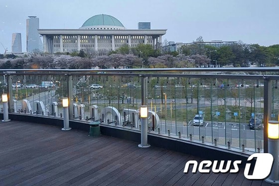 한강 서울마리나에서 바라본 국회의사당 전경. 사진 임요희 기자 © News1travel