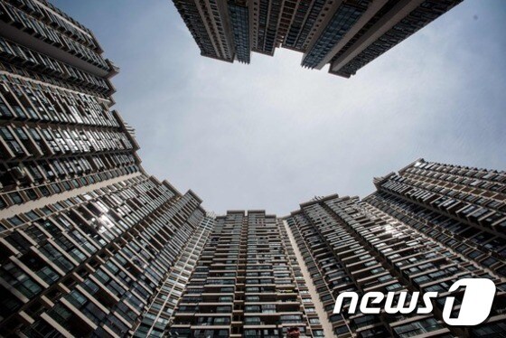 상하이 고층 아파트 단지© AFP=News1