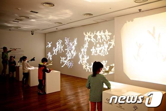 이응노미술관  '하나에서 만까지' 전시회(어반플레이 제공)© News1