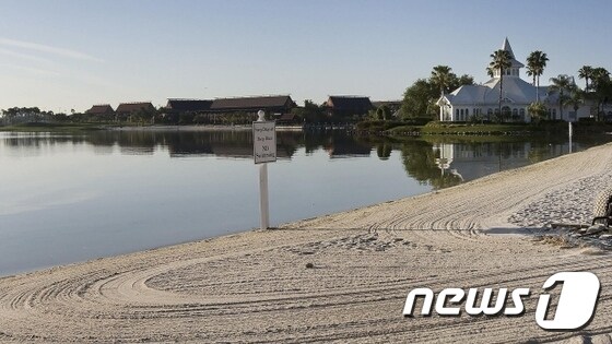  플로리다주 올랜도 디즈니 그랜드 플로리디안 리조트 & 스파의 인공 호수 세븐시스라군© AFP=뉴스1