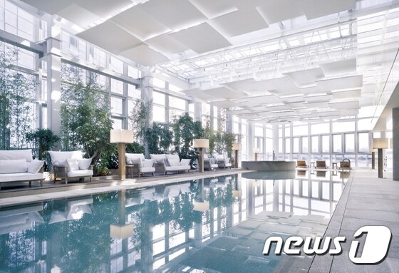 파크하얏트 부산 실내수영장 © News1