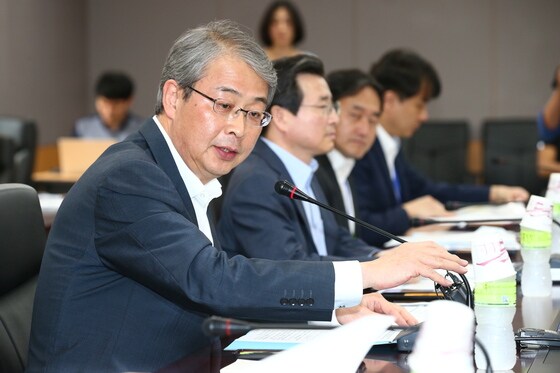 자본시장 유관기관 비상점검회의에 참석한 임종룡 금융위원장. © News1