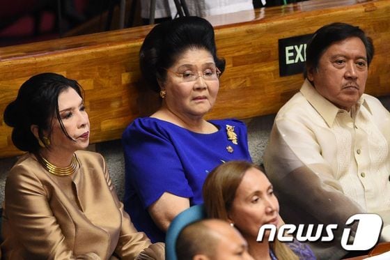 [사진] 필리핀 의회 찾은 이멜다 여사