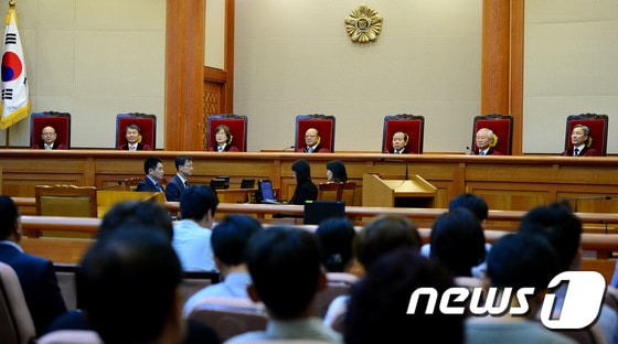 박한철 헌법재판소장을 비롯한 헌법재판관들. /뉴스1 © News1 박정호 기자