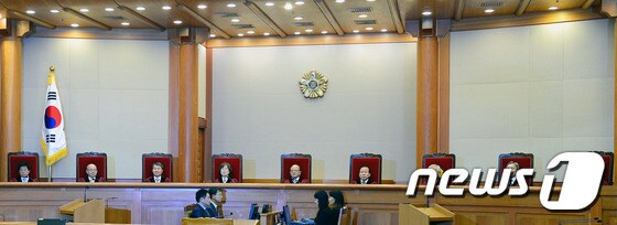 박한철 헌법재판소장을 비롯한 헌법재판관들. /뉴스1 © News1 박정호 기자