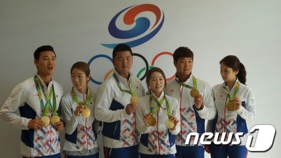 2016 리우 올림픽 코리아하우스에서 열린 기자회견에 참석한 한국 양궁대표팀 선수들. © News1