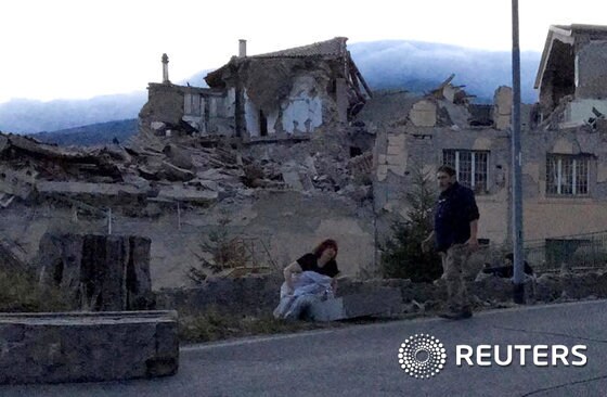[사진] 伊중부 소도시 6.2 지진, 가옥 붕괴