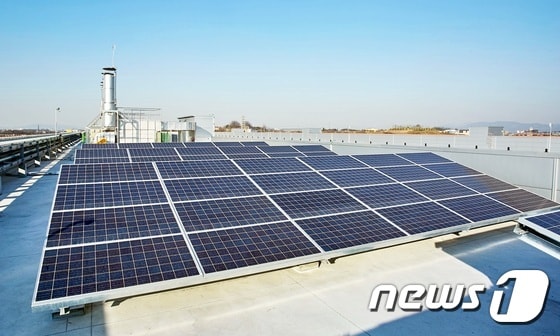 충북도가 산업통상자원부의 '2020 신재생에너지 융복합지원 공모사업'에서 국비 122억원을 확보했다. 사진은 태양광 셀.© News1