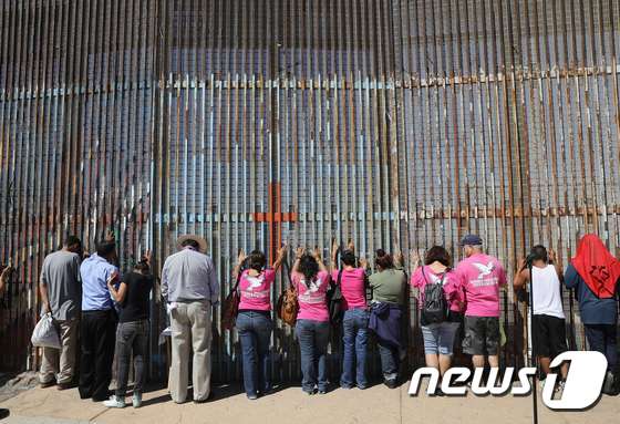 [사진] 美-멕시코 국경 ‘철의 장벽’