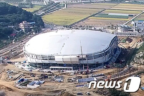  2018 평창동계올림픽 G-500일 상공에서 바라본 강릉 아이스아레나. (뉴스1 DB) © News1