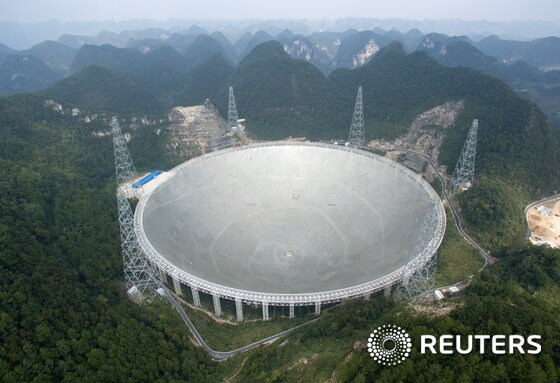 세계 최대 규모의 전파망원경(FAST) '톈옌'(天眼). © 로이터=뉴스1 © News1 최종일 기자