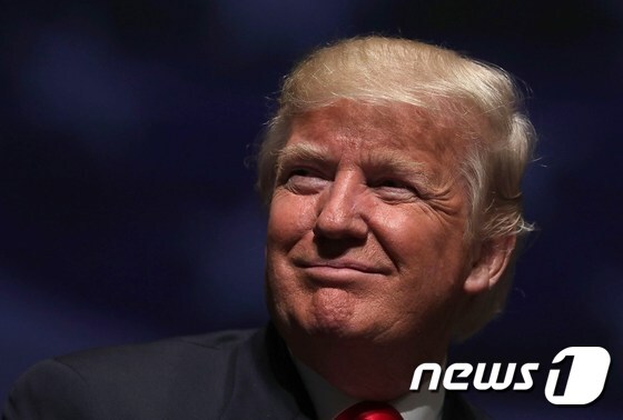 미소짓는 도널드 트럼프 미국 공화당 대통령 후보. © AFP=뉴스1