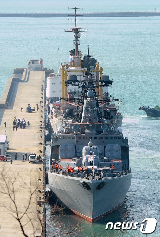 부산 입항한 러시아 군함