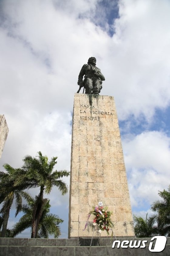 체 게바라 기념관. 산타클라라는 체 게바라와 혁명용사들이 잠들어 있는 도시이다. 중남미를 대표하는 인물 체 게바라도 이곳에 묻혀 있다.<사진=비욘드코리아>© News