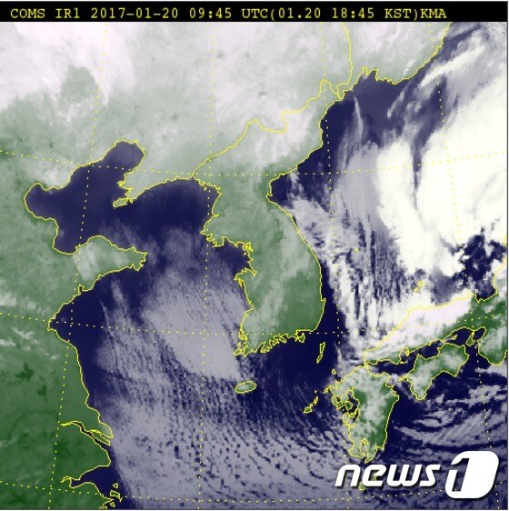 20일 오후 6시45분 기준 전국 위성 사진. (기상청 홈페이지 캡쳐) © News1