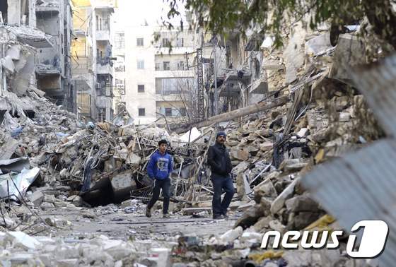 내전으로 폐허가 된 시리아 알레포 . © AFP=뉴스1