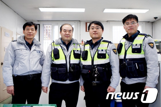 경북 안동경찰서 역전지구대 순찰 2팀. 2017.1.28/뉴스1 © News1